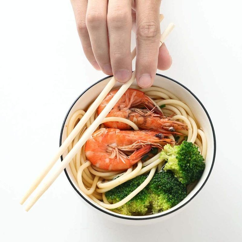 ตะเกียบฝาแฝดไม้ไผ่แบบใช้แล้วทิ้งตะเกียบร้านอาหารย่อยสลายได้